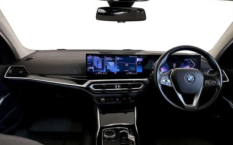 Used BMW 330e Sport Line 292 HP (214 kW) 2024 Estate