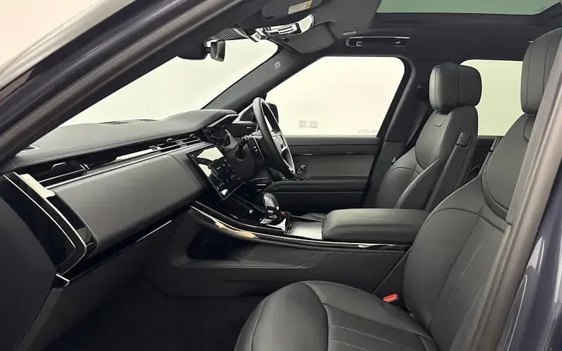 Used Land Rover Range Rover Sport SE Dynamic 300 HP (220 kW) 2026 SUV
