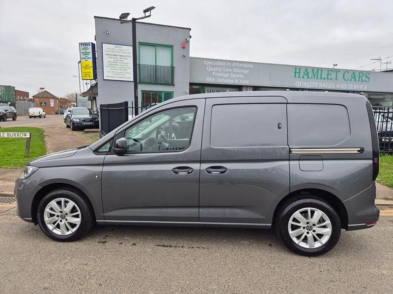 Begagnad VW Caddy Pro 122 HK (89 kW) 2022 Grå Minibuss