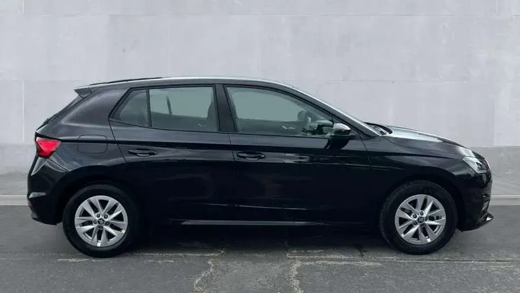 Used Skoda Fabia SE 80 HP (58 kW) 2025 Black magic pearl effect Hatchback