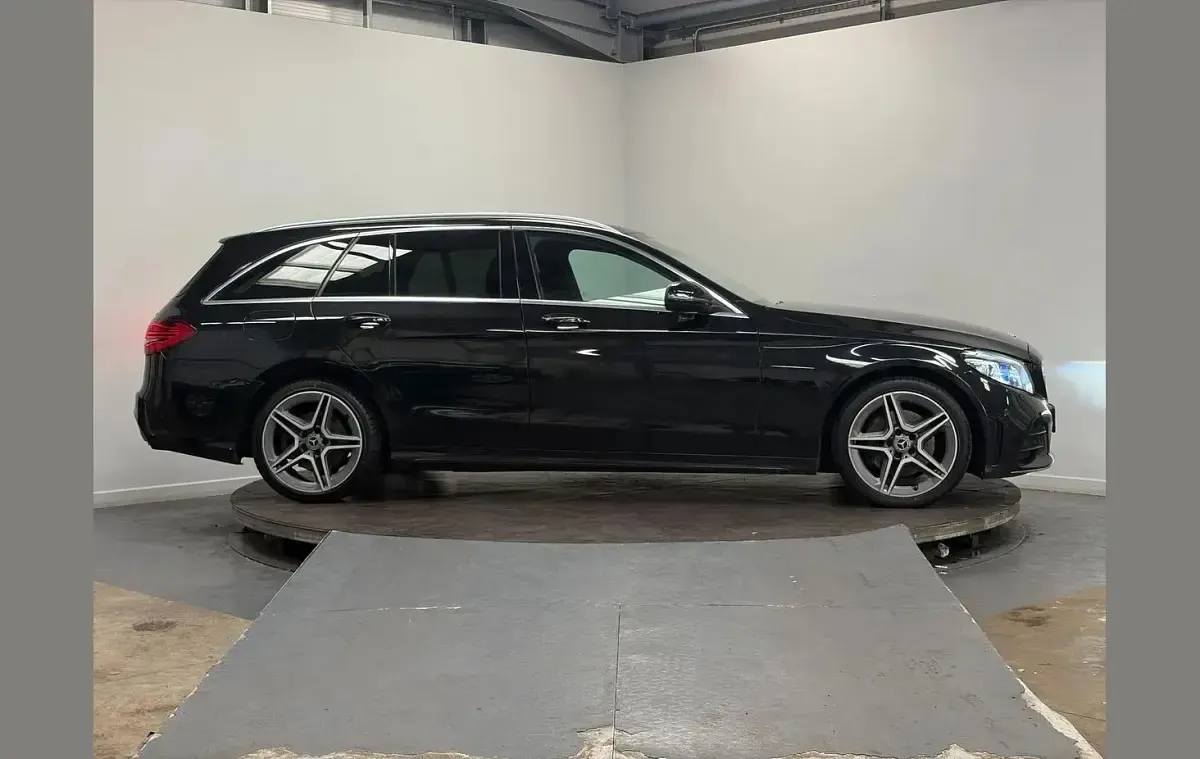Usado Mercedes C220 AMG Line Premium 191 CV (140 kW) 2019 Negro Familiar