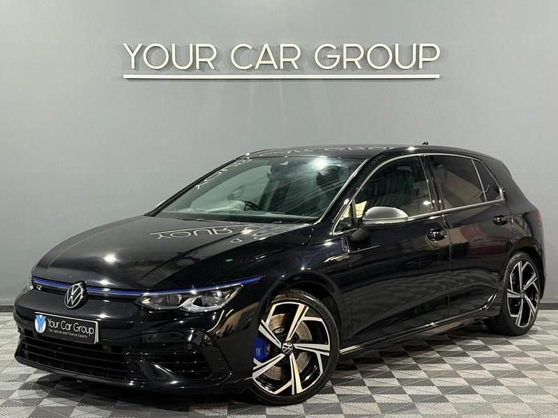 Begagnad VW Golf VII R 320 HK (235 kW) 2021 Svart Halvkombi