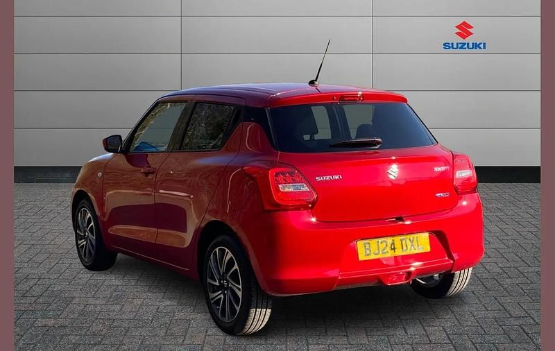 Used Suzuki Swift SZ-L 81 HP (59 kW) 2024 Red Hatchback