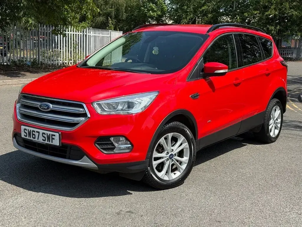 Used Ford Kuga Titanium 180 HP (132 kW) 2017 Red SUV
