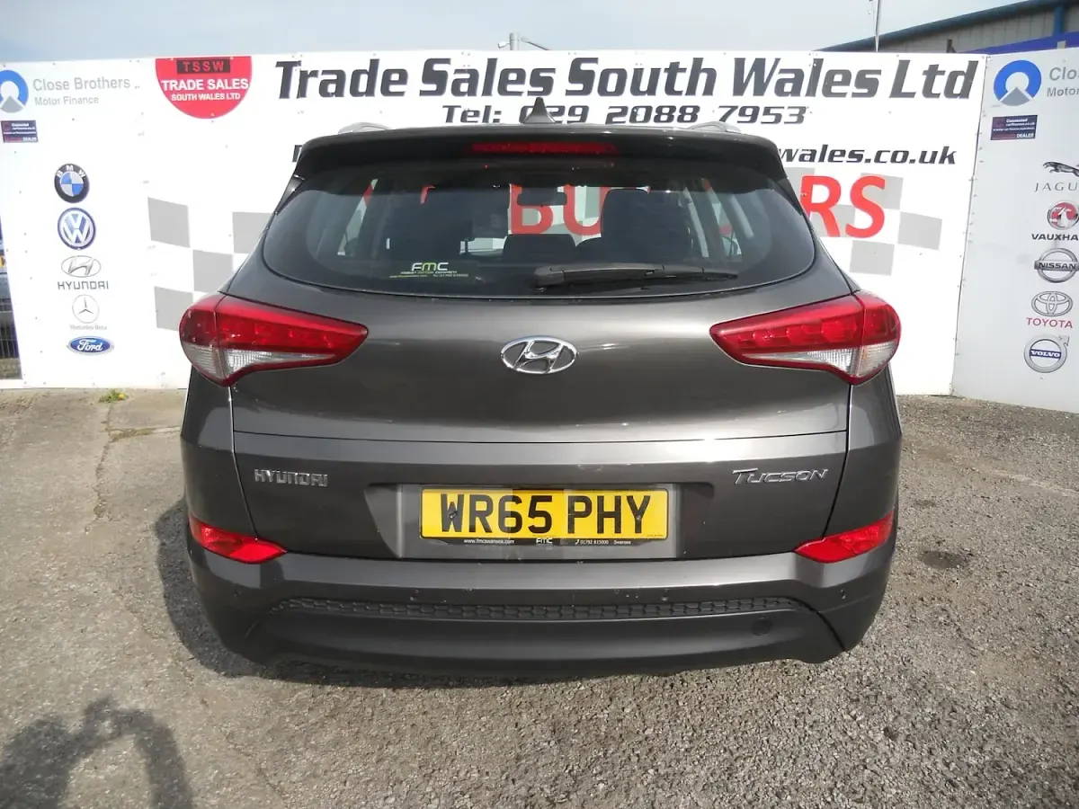 Used Hyundai Tucson SE 177 HP (130 kW) 2015 Grey SUV