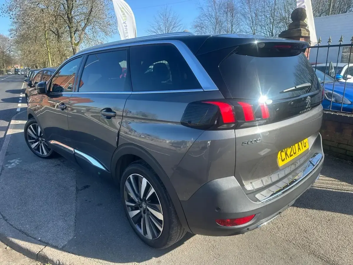 Second-hand Peugeot 5008 Premium 130 CP (95 kW) 2020 Gri SUV