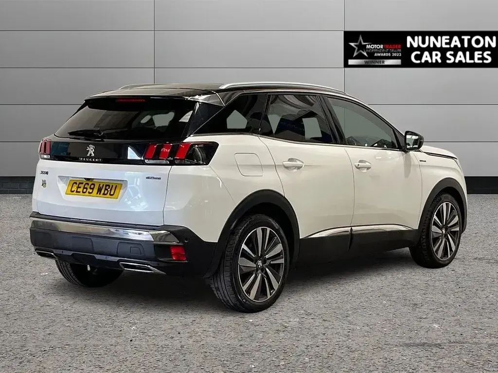 Used Peugeot 3008 Premium 130 HP (95 kW) 2019 White SUV