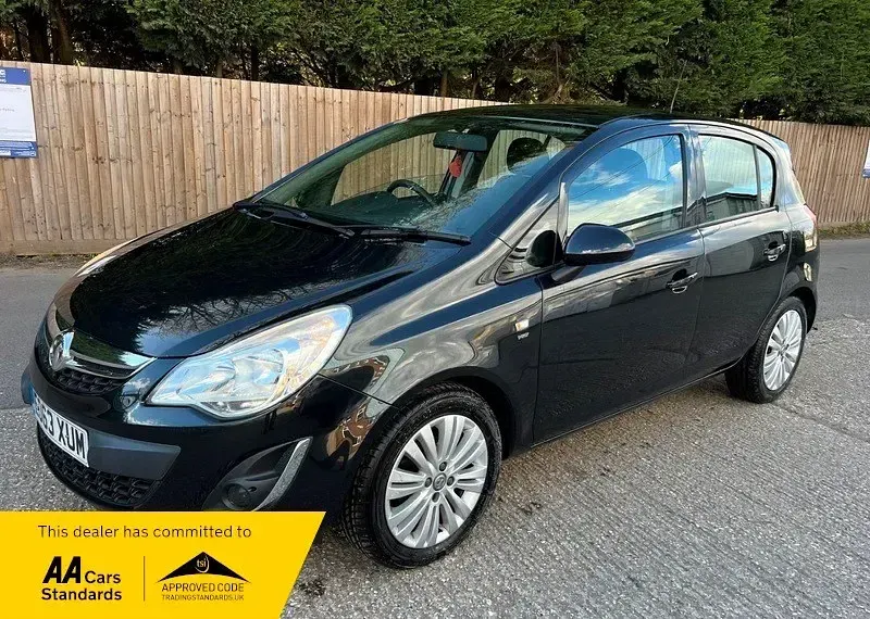 Usado Vauxhall Corsa 2013 Negro Utilitario