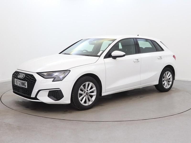 Begagnad Audi A3 Comfort 110 HK (80 kW) 2023 Vit Sedan