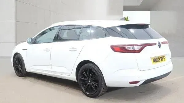 Used Renault Mégane GrandTour Play 115 HP (84 kW) 2019 White Estate