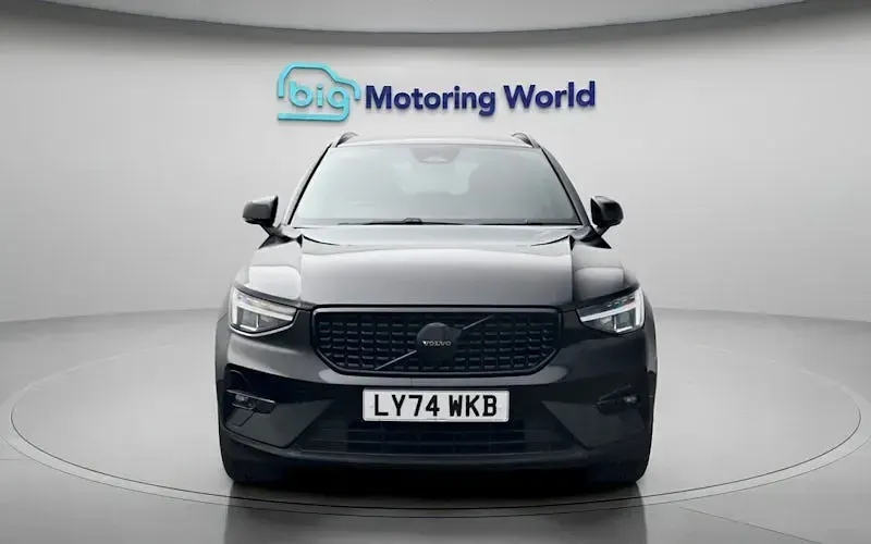 Used Volvo XC40 Plus 197 HP (144 kW) 2025 Black SUV