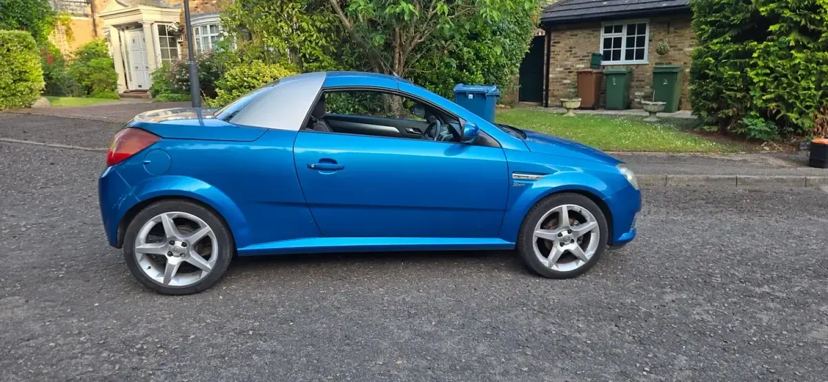 Used Vauxhall Tigra Sport 2006 Blue Cabriolet