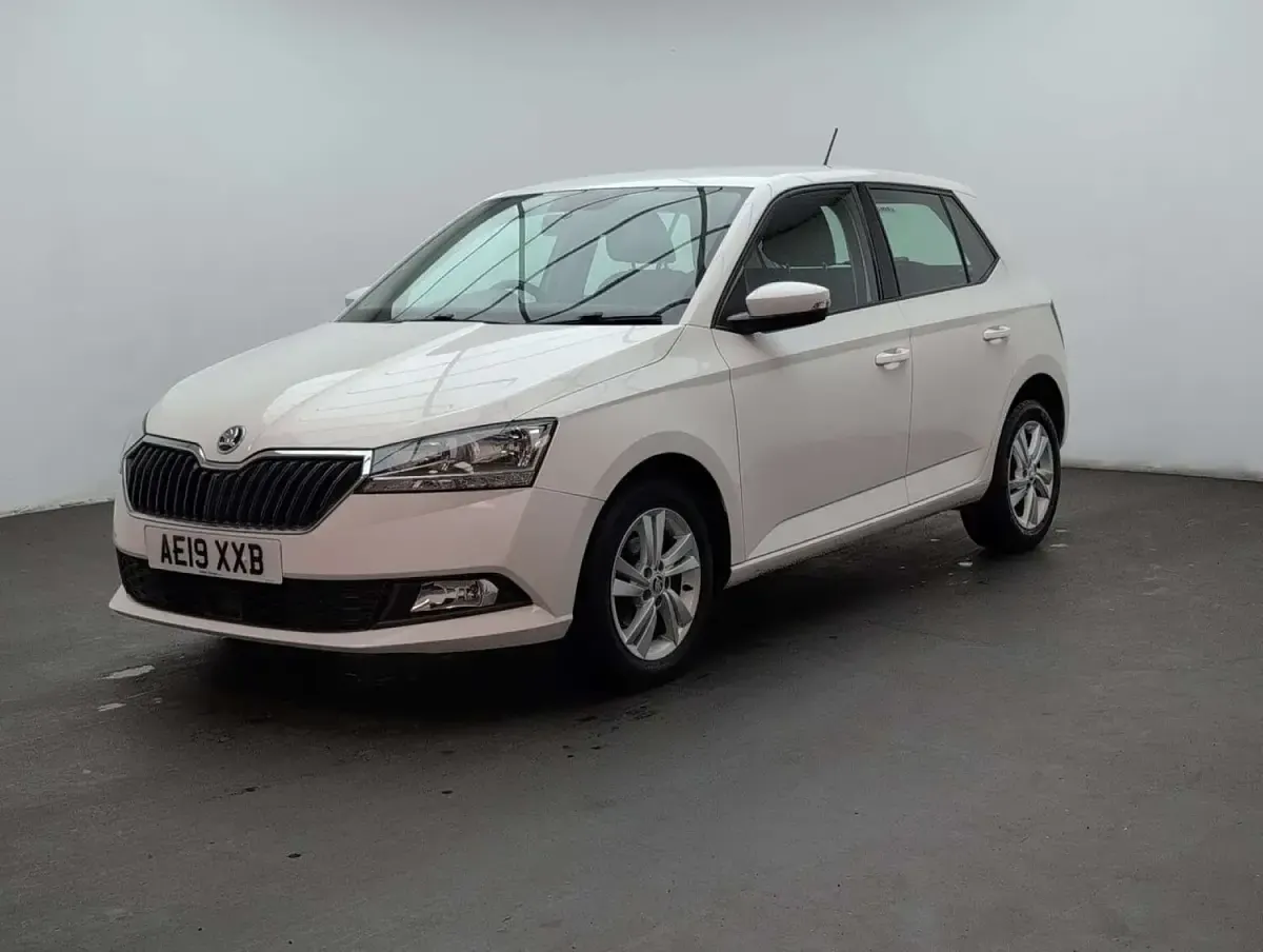 Used Skoda Fabia SE 75 HP (55 kW) 2019 White Hatchback