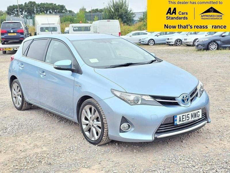Blue Used 2015 Toyota Auris Hybrid Hatchback | £8,988 (Fair price) - Image 1/4