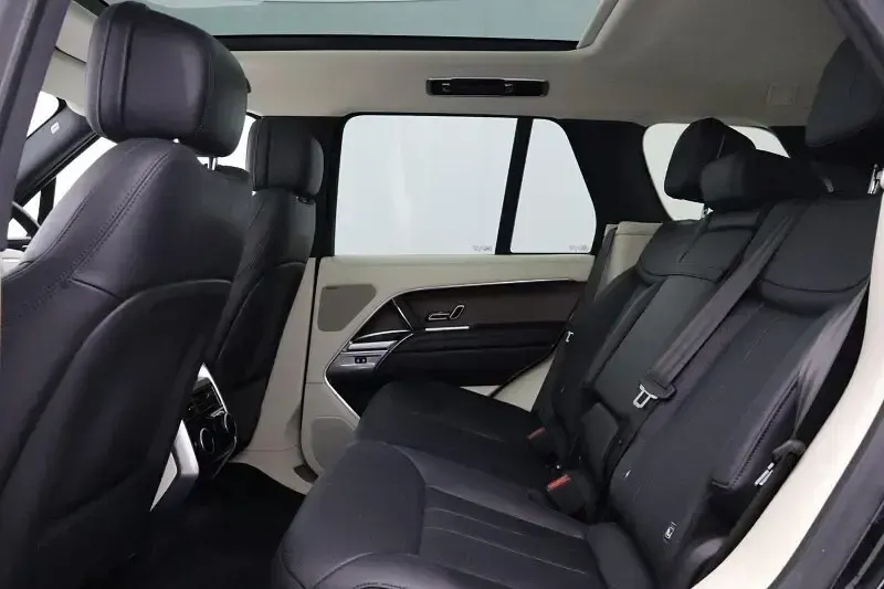 Used Land Rover Range Rover SE 296 HP (217 kW) 2024 Black SUV