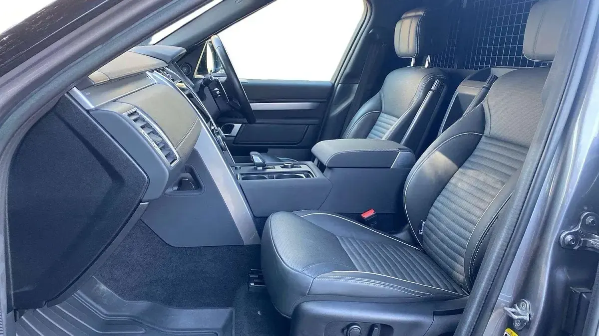 Used Land Rover Discovery 5 HSE Dynamic 2023 Grey SUV