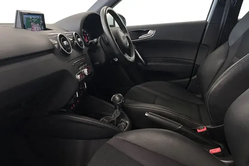Used Audi A1 Sportback S-Line 123 HP (90 kW) 2015 White Hatchback