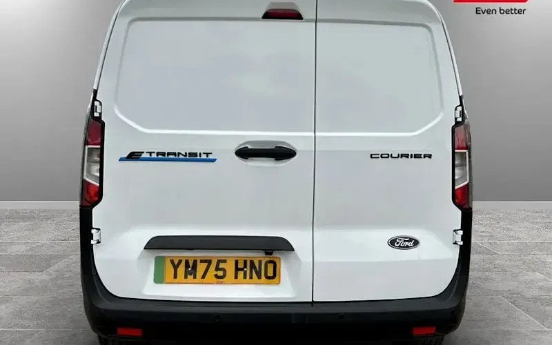 Used Ford Transit Courier Limited 125 HP (91 kW) 2025 White Van