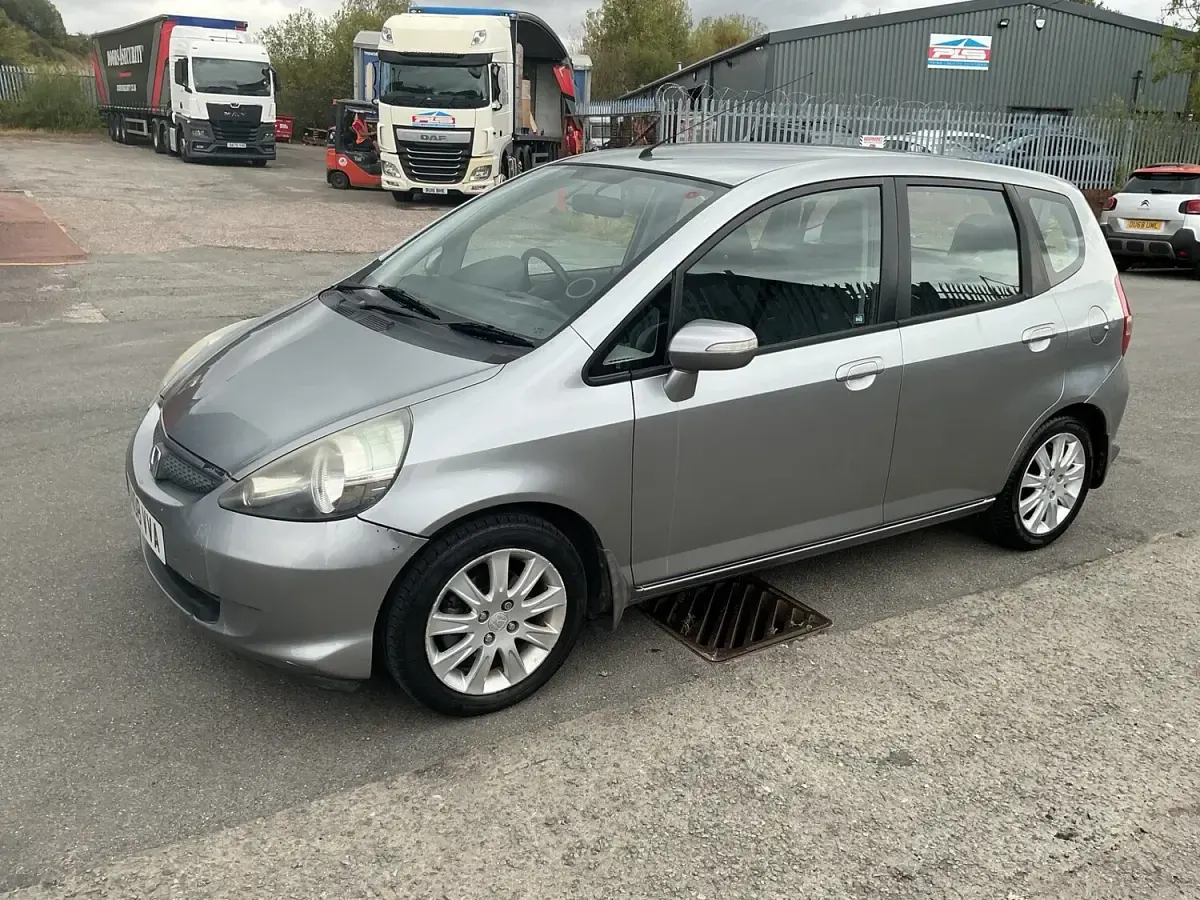 Used Honda Jazz SE 81 HP (59 kW) 2008 Silver Hatchback
