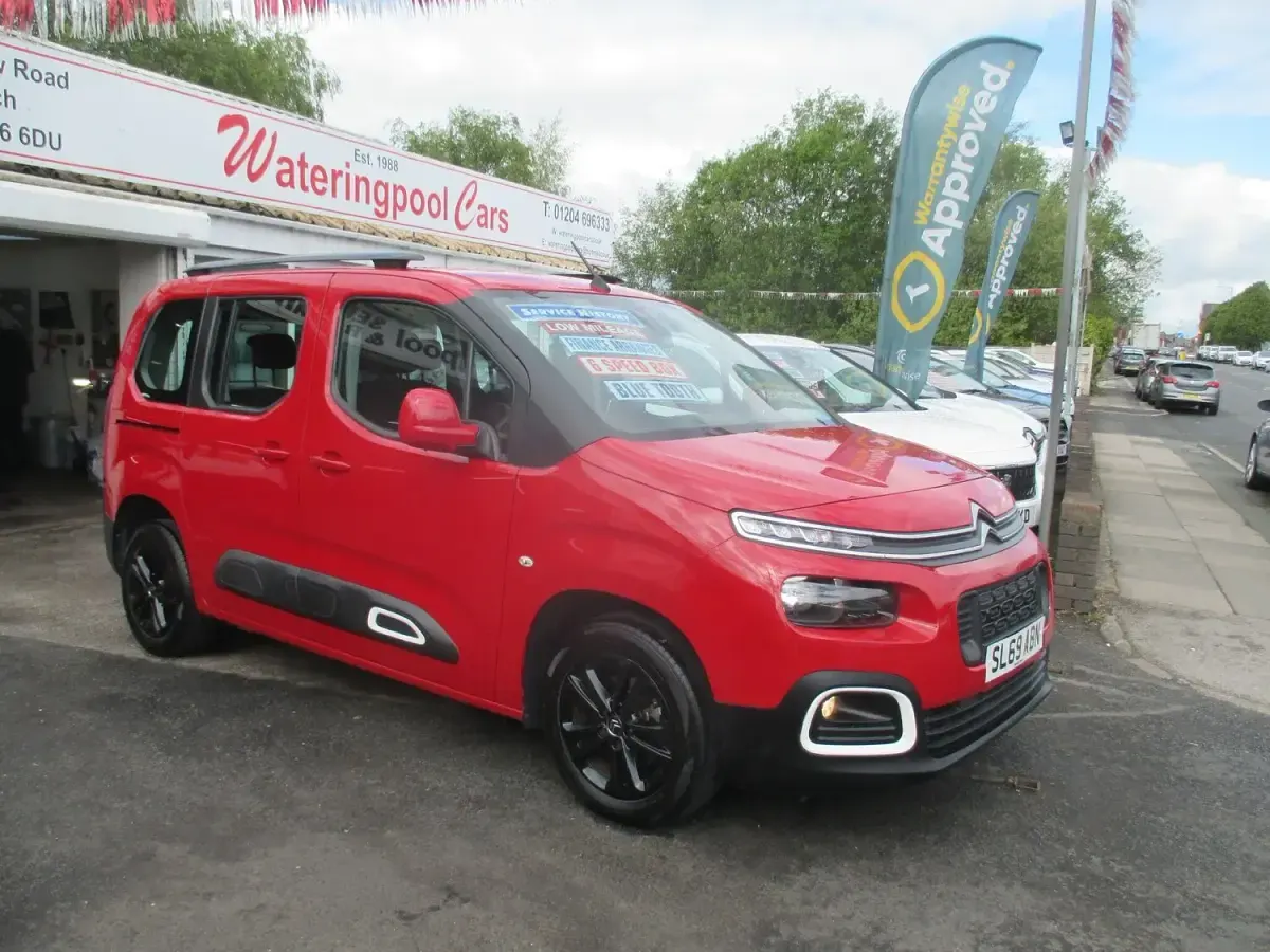 Used Citroën Berlingo Flair 2019 Red MPV