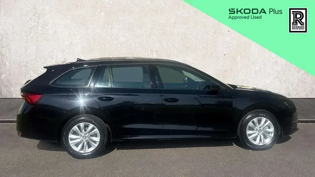 Used Skoda Octavia SE Technology 113 HP (83 kW) 2025 Black Estate