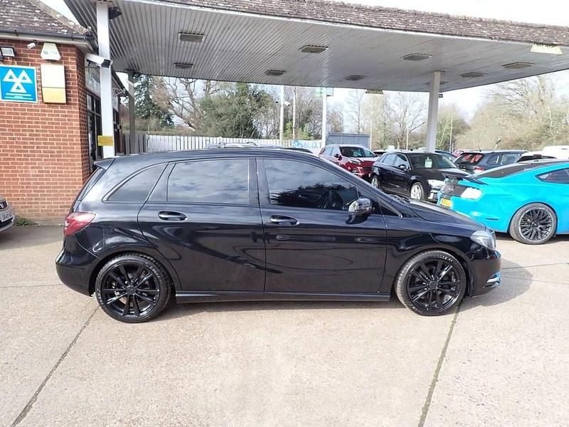 Used Mercedes B180 122 HP (89 kW) 2012 Black MPV