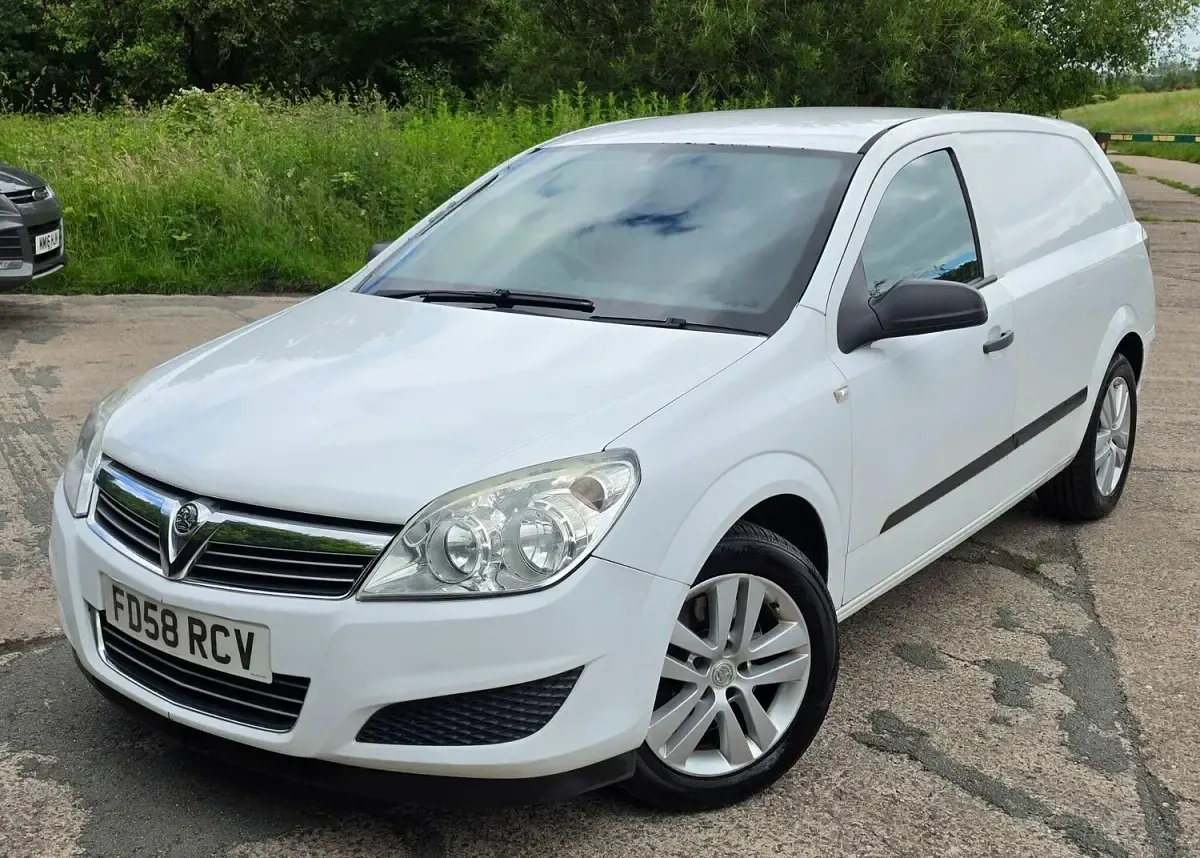 Used Vauxhall Astra Club 120 HP (88 kW) 2009 White Van