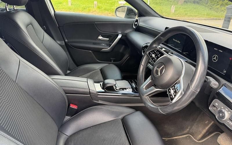 Used Mercedes A180 116 HP (85 kW) 2019 White Hatchback