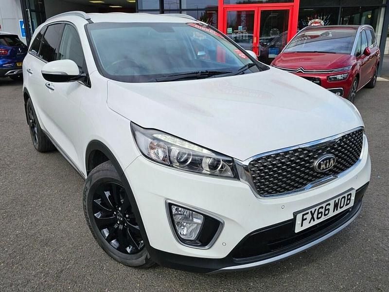White Used 2016 Kia Sorento 2 SUV | £15,795 (Fair price) - Image 1/4