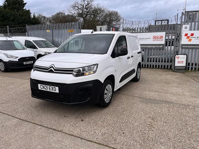 Used Citroën Berlingo 75 HP (55 kW) 2021 White MPV