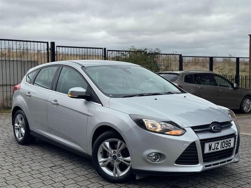 Silver Used 2014 Ford Focus Zetec Hatchback | £6,995 (Fair price) - Image 1/4