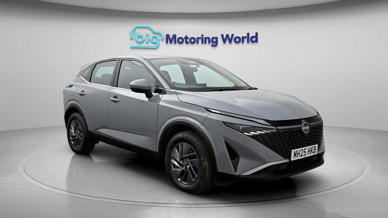 Used Nissan Qashqai Acenta Premium 140 HP (102 kW) 2025 Grey SUV
