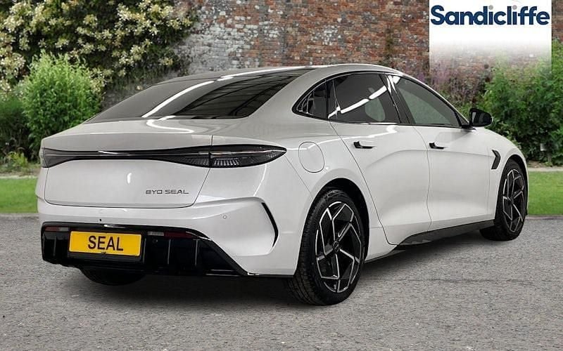 Used BYD Seal Design 230 kW (313 HP) 2025 Metallic  polar white Sedan