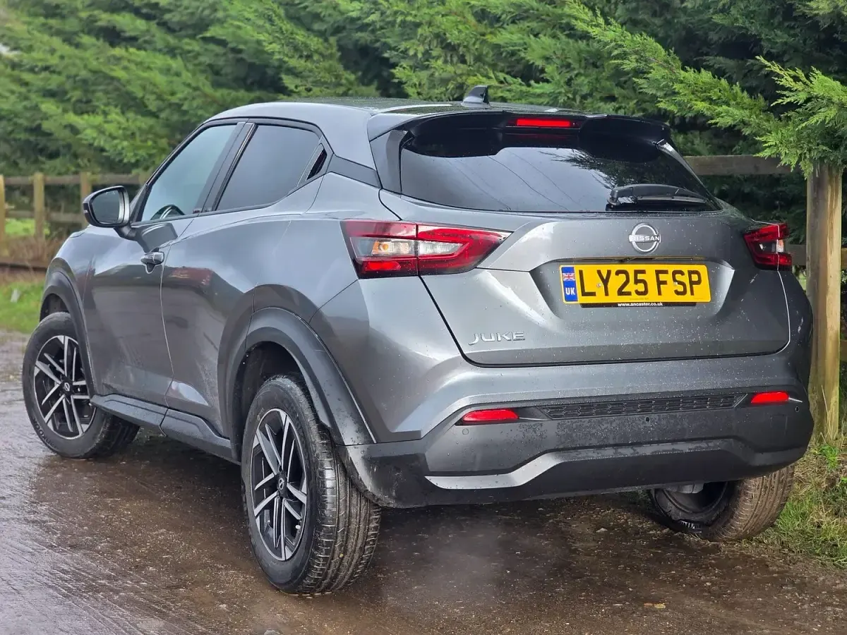 Used Nissan Juke N-Connecta 114 HP (83 kW) 2025 Grey SUV
