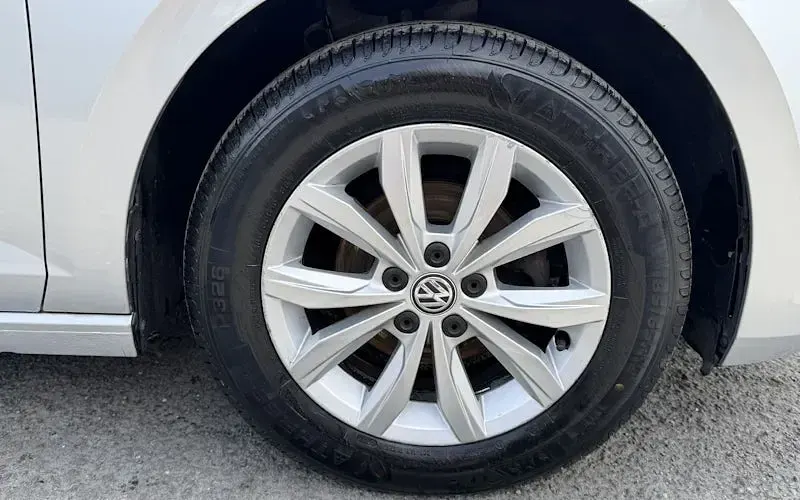 Used VW Polo SE 95 HP (69 kW) 2018 Silver Hatchback