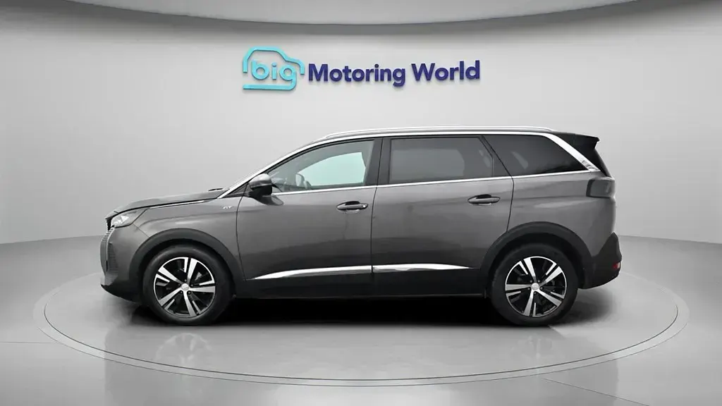 Usado Peugeot 5008 GT 130 HP (95 kW) 2021 Cinzento SUV
