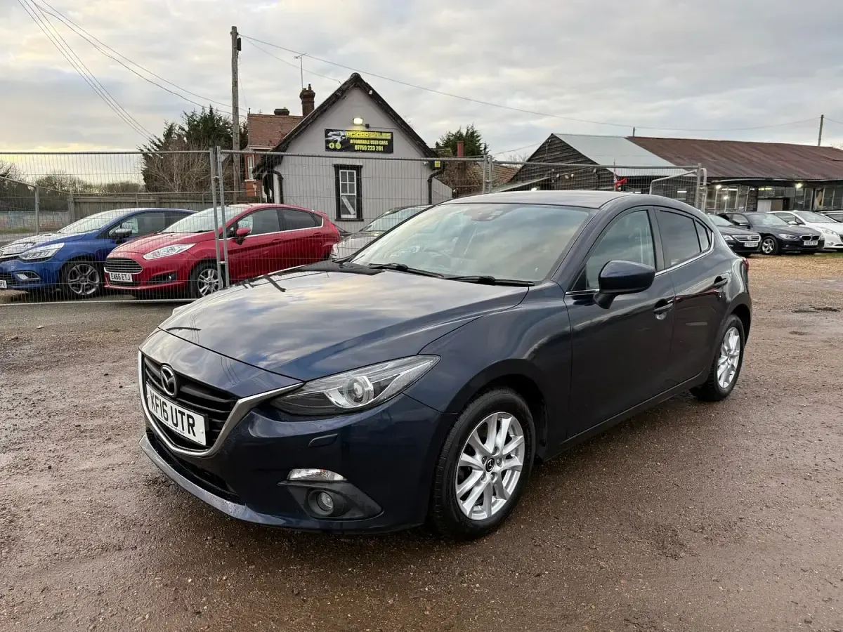Used Mazda 3 150 HP (110 kW) 2016 Blue Hatchback