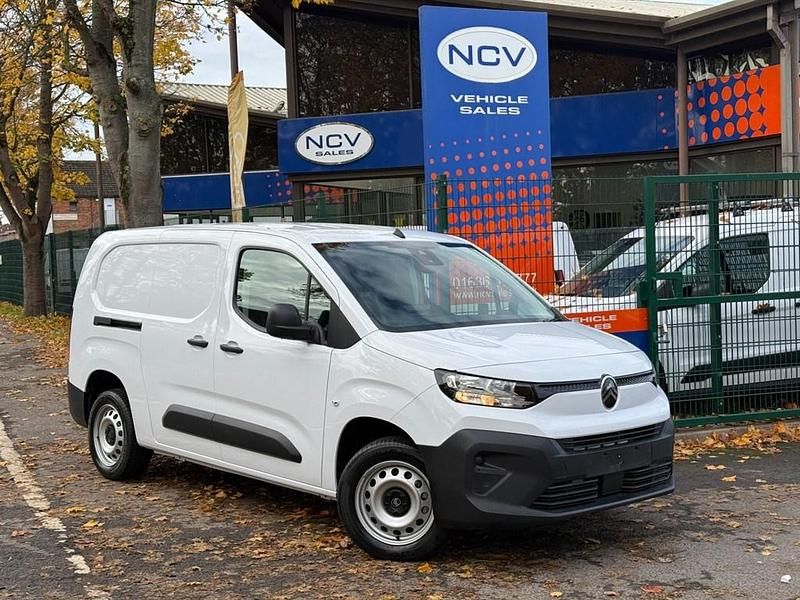 New Citroën Berlingo 100 HP (73 kW) 2025 White MPV