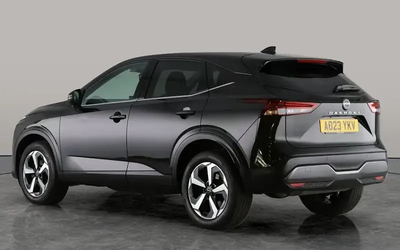 Used Nissan Qashqai N-Connecta 140 HP (102 kW) 2023 Black SUV