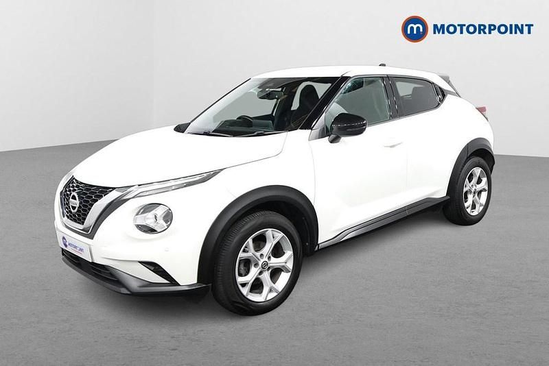 Used Nissan Juke N-Connecta 114 HP (83 kW) 2022 White SUV