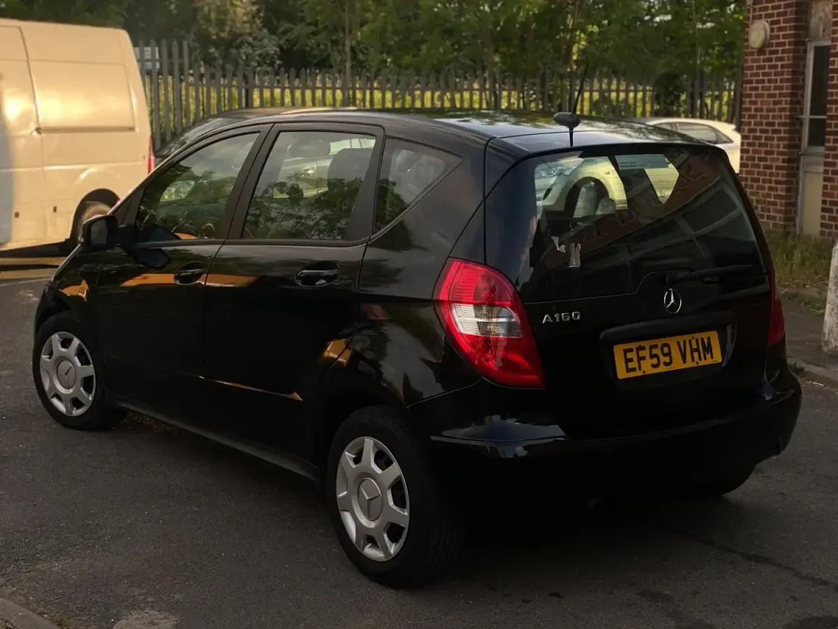 Begagnad Mercedes A160 Classic 2010 Svart Halvkombi