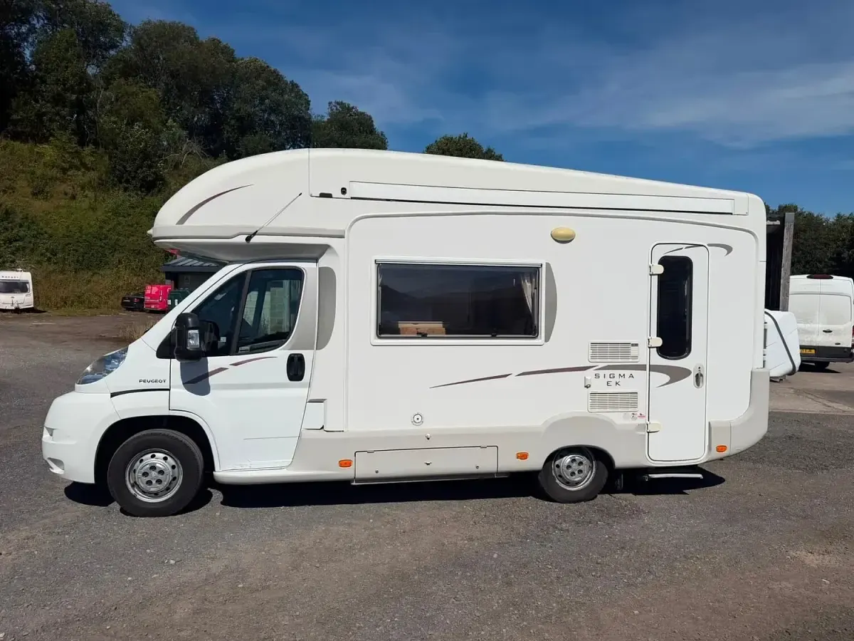 Used Peugeot Boxer 120 HP (88 kW) 2009 White Van