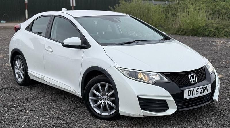 Used Honda Civic S 120 HP (88 kW) 2015 White Hatchback