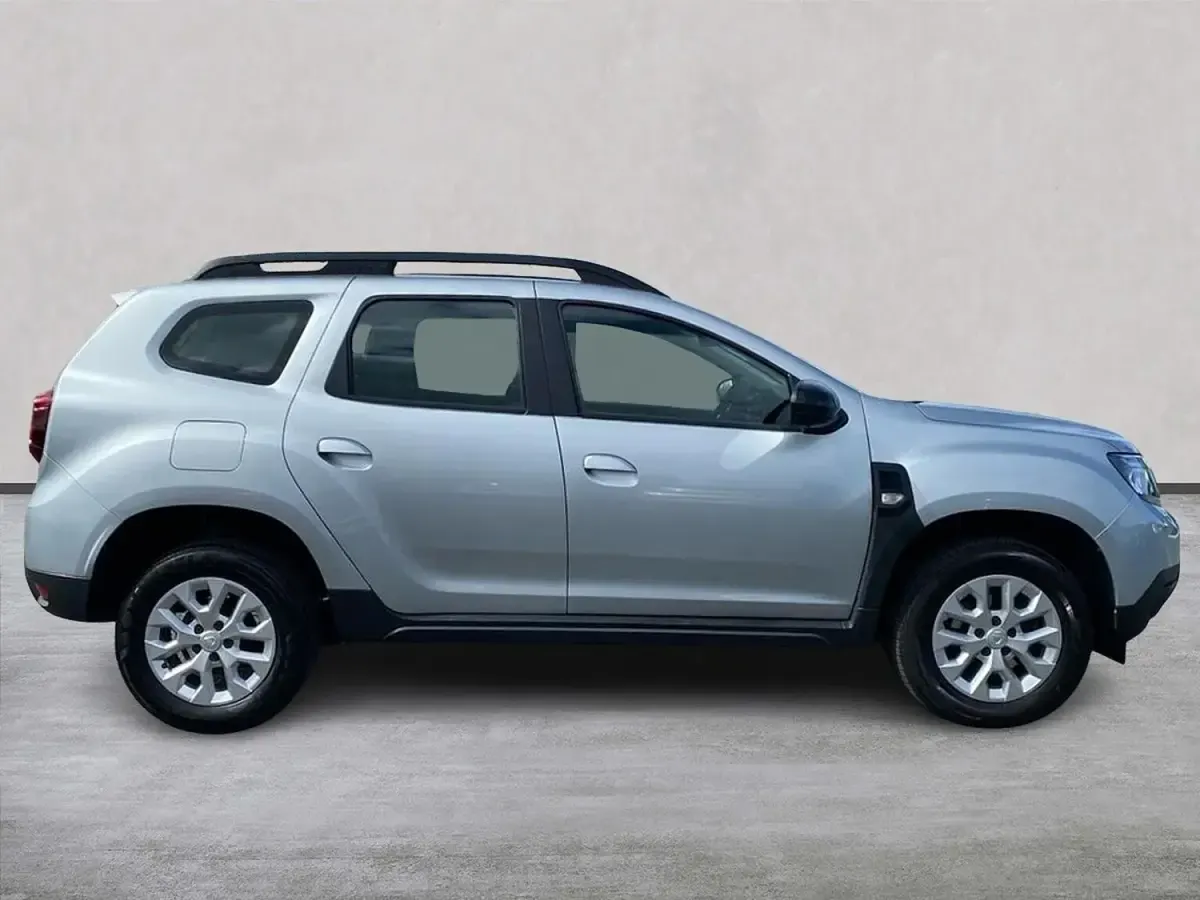Usado Dacia Duster Comfort 115 HP (84 kW) 2022 Cinzento SUV