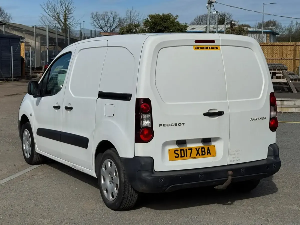 Used Peugeot Partner 2017 White