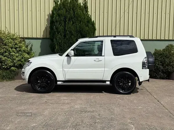 Used Mitsubishi Shogun 197 HP (144 kW) 2015 White SUV