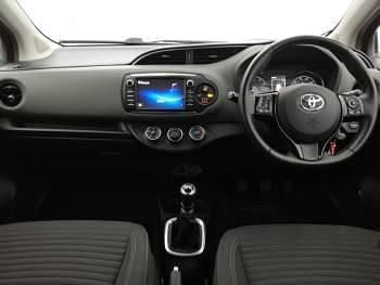 Used Toyota Yaris 111 HP (81 kW) 2020 Red Hatchback
