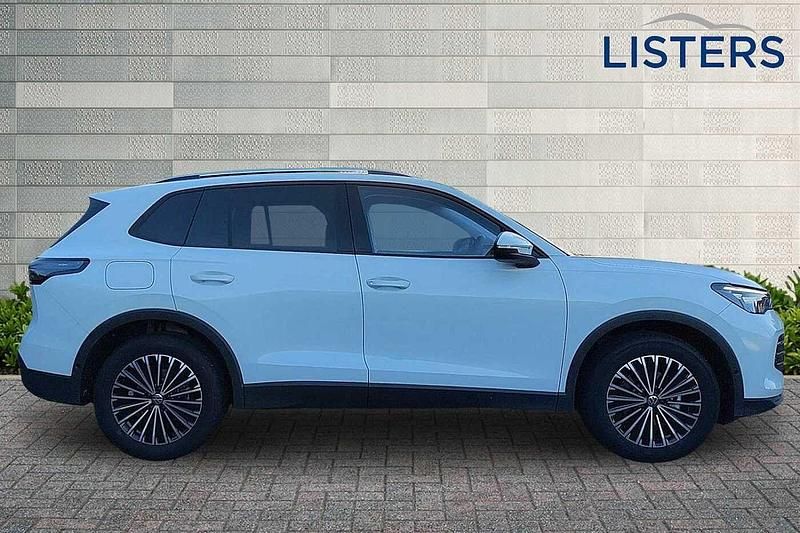 New VW Tiguan Match 2025 White SUV