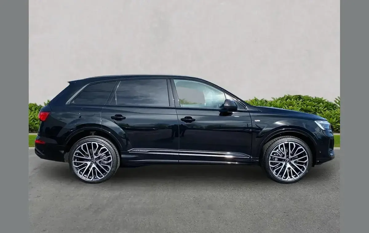 New Audi Q7 Comfort 389 HP (286 kW) 2025 Other SUV