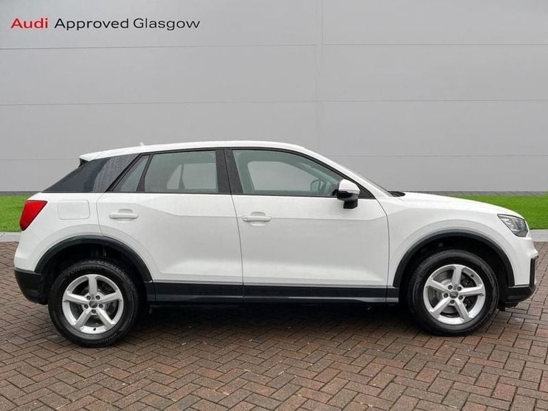 Used Audi Q2 Design 116 HP (85 kW) 2017 Ibis white SUV